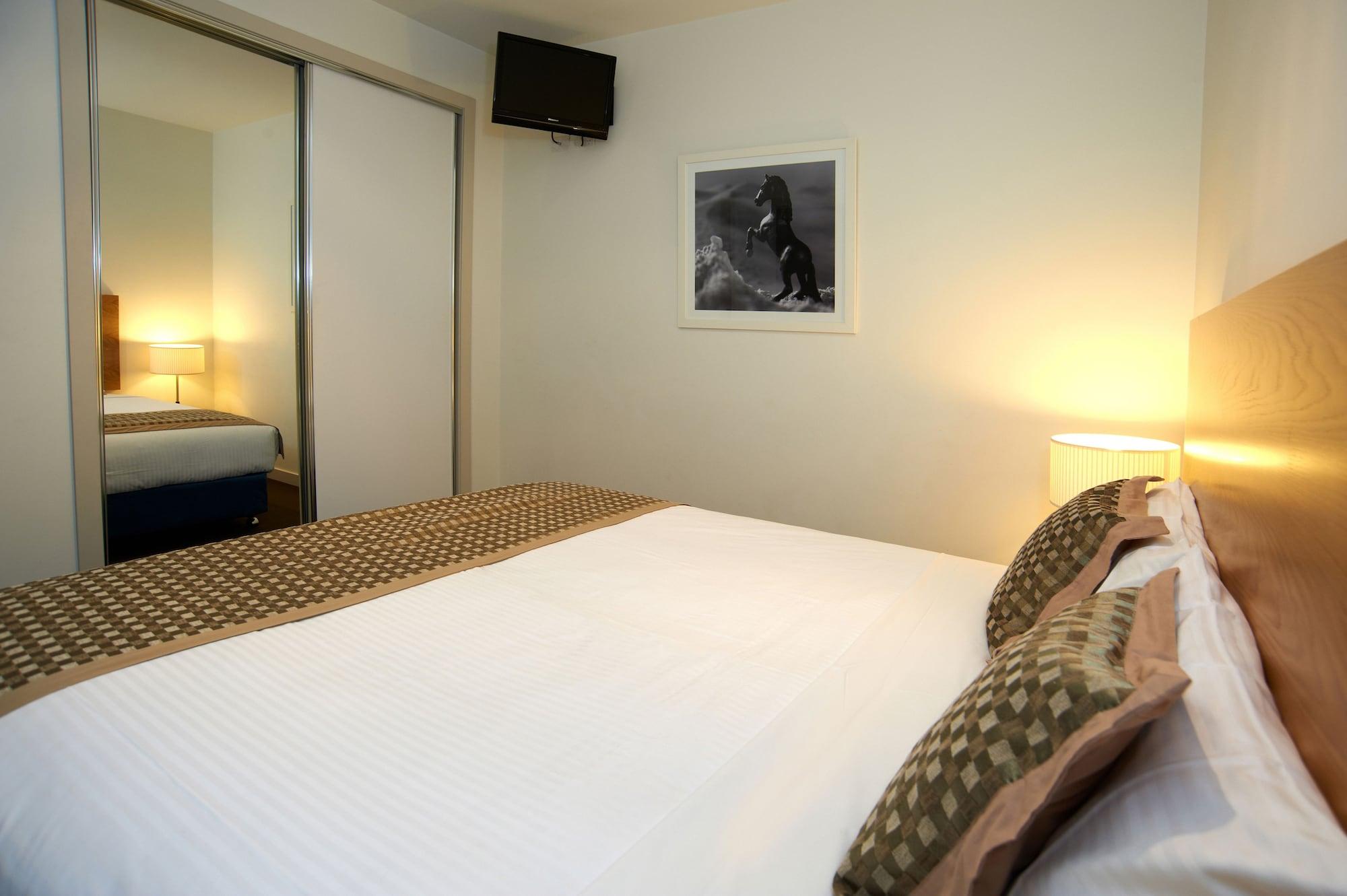 Amity Apartment Hotels Melbourne Exterior photo